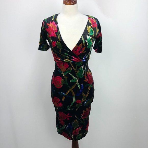 Zara Dresses & Skirts - Zara Black Red Floral Velvet Short Sleeve Dress